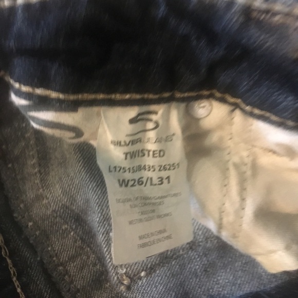 Silver Jean Size 26/ 31 Distressed Low Rise - Picture 3 of 3